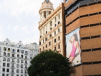 Madrid 2012 -102  Moderne Häuser und Jugenstilgebäude wechseln sich ab. : Madrid
