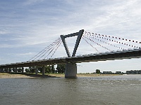 008  Die sog. "Flughafenbrücke".