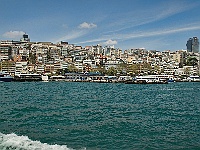 06 DSC2653 Schiffstour Bosporus  Istanbul hat vielleicht 13 oder 14 Mio. Einwohner.