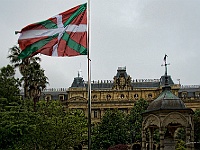 018  Die baskische Flagge.